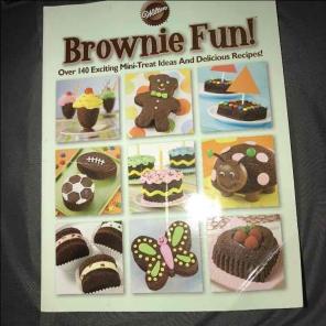 Brownie Fun by Wilton