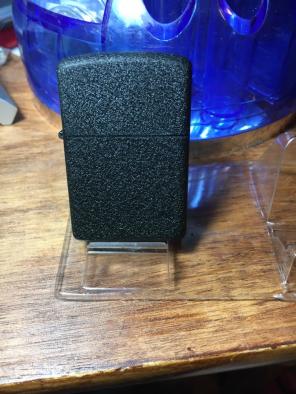 BLACK MATTE TEXTURE LIGHTER