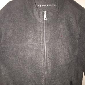Tommy Hilfiger Sweater!!