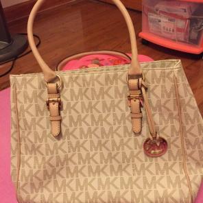 nice michaelkors hand bag