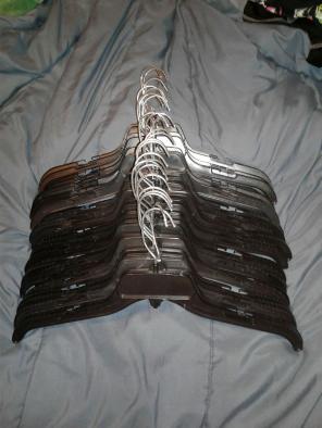 28 mainetti hangers