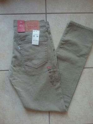 Nwt Levis 511 slim fit W32 L34
