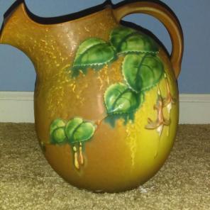 Roseville 1322 fuchsia Brown pitcher