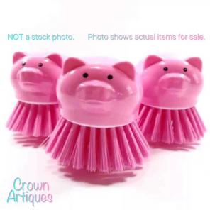 Three little pigs scrub brushes Set of 3