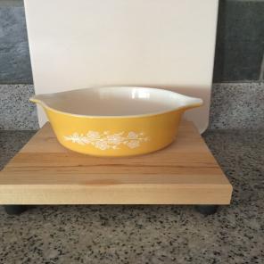 Vintage Pyrex Butterfly Gold Dish W/ Lid