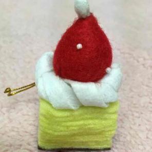 Handmade felt food strawberry cake B