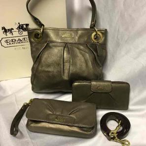 Lot of COACH PURSE+ WALLET + Wristlet