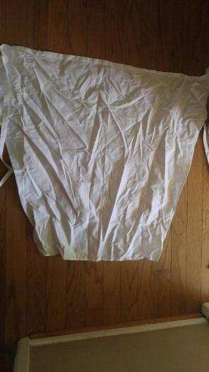 White apron lower half tie