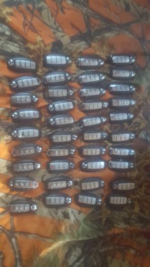 Lot of 40 Nissan Infiniti remotes