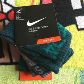Nike DRI-FIT QUARTER SOCKS....3 PAIRS