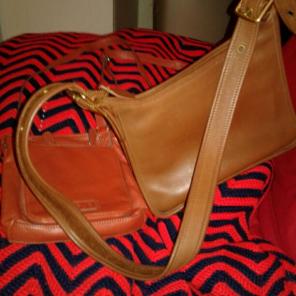 To VINTAGE bags RELIC & COACH LEATHER