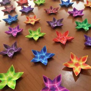 10 Origami Sakura Flowers
