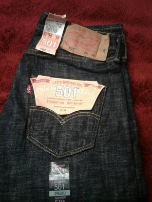 Levi 501 straight leg button fly