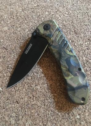 Camo Linerlock Flipper Knife