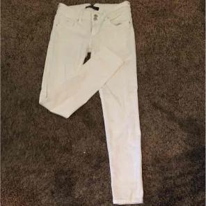 Vigoss white skinny jeans
