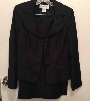 Woman's Skirt Suit GREAT CONDITION