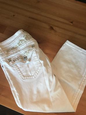 White Miss Me capris