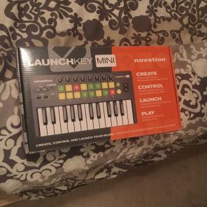 DJ Novation Launchkey Mini Keyboard