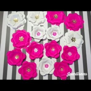Set of 15 Hotpink/White paper flowers