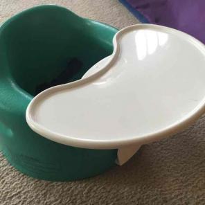 Bumbo with tray