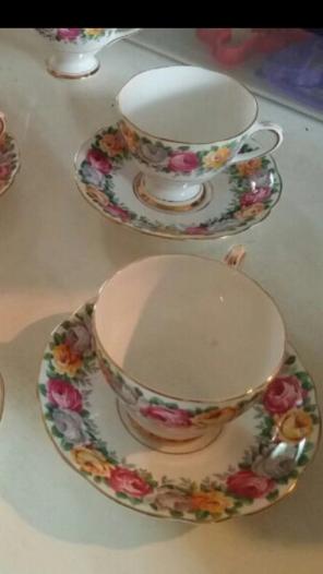 Gladstone Vintage 4 Teacups/Saucers