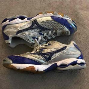 Mizuno Volleyball Shoes