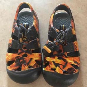 Keen Toddler shoes size 6