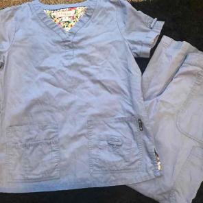 Small petite scrub set