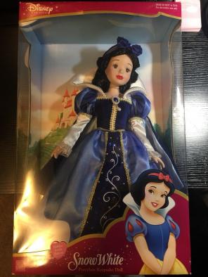 Disney Snow White Collectors Doll