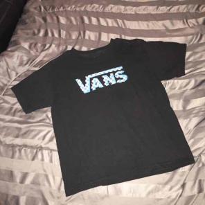 BLACK VANS T-SHIRT L