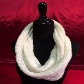 D&Y Infinity cream scarf