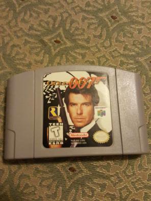 GOLDEN EYE 007 N64