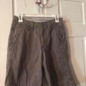 American Eagle longer length shorts 28
