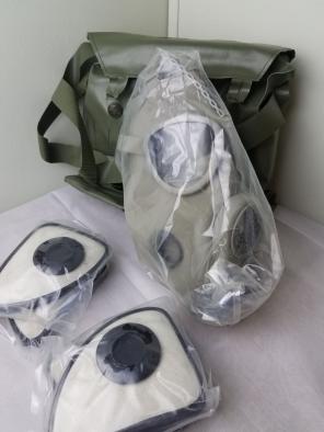 Gas Mask with Shoulder Bag