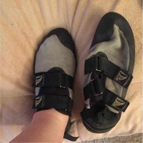 Rock climbing shoes-women's