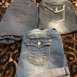 Maternity shorts size large