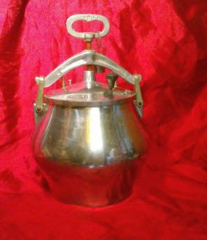 Vintage Arabian pressure cooker
