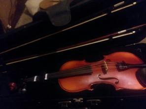 Bellafina 4/4 violin with two bows