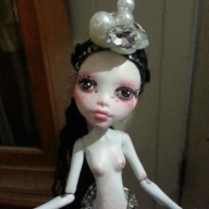 Monster high hand repainted