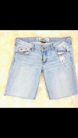 Hollister Light Wash Boyfriend Jeans