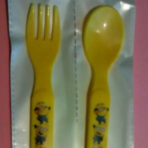Minion plastic flatware
