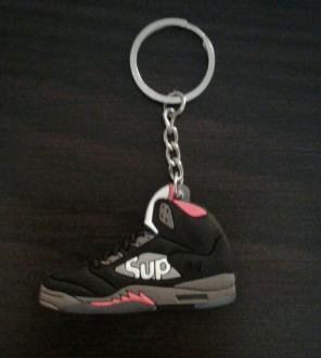 Air Jordan Retro 5 supreme keychain