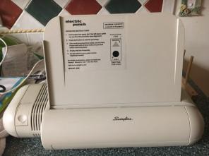 Swingline Electric 3 Hole Punch