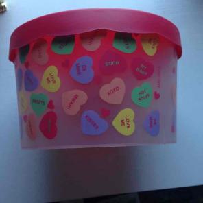 Candy hearts container