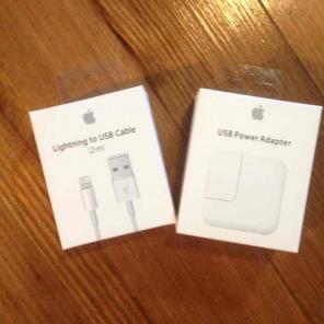 Apple Charger & 12w Cube