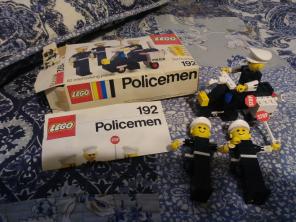 1976 policemen lego