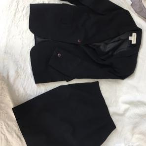 Jones New York Size 10 Skirt Suit