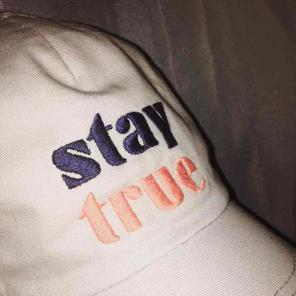 Beige "Stay True" cap