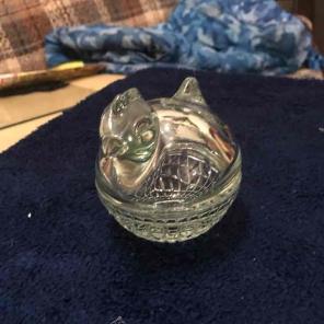 Vintage chicken on round nest