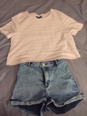 Set Crop Top And Shorts